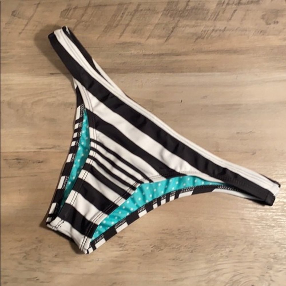 Guess Striped Swimsuit bottom NWT S